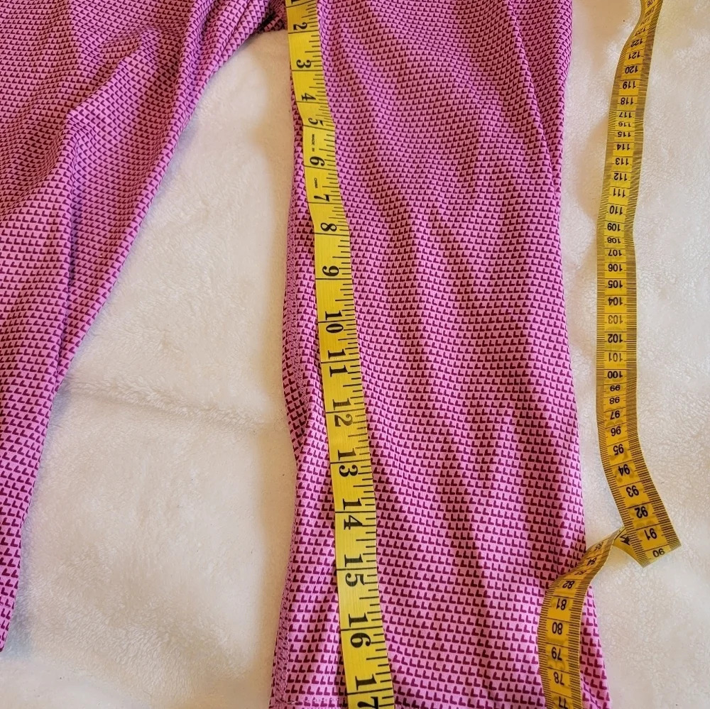 Under Armour Capri Girls YXL Pink Barbiecore Gymnastics Yoga Workout NWT - Picture 4 of 11
